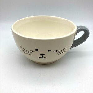 10 STRAWBERRY STREET Coffee Cup Big Mug White Cat Face Gray Handle 10 oz Latte